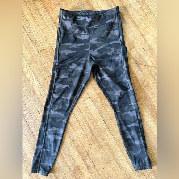 Pants - Athleta Ultimate Stash Pocket Camo Leggings